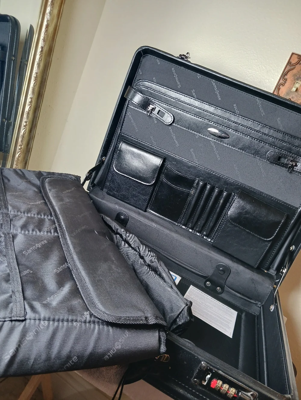 Samsonite men’s leather